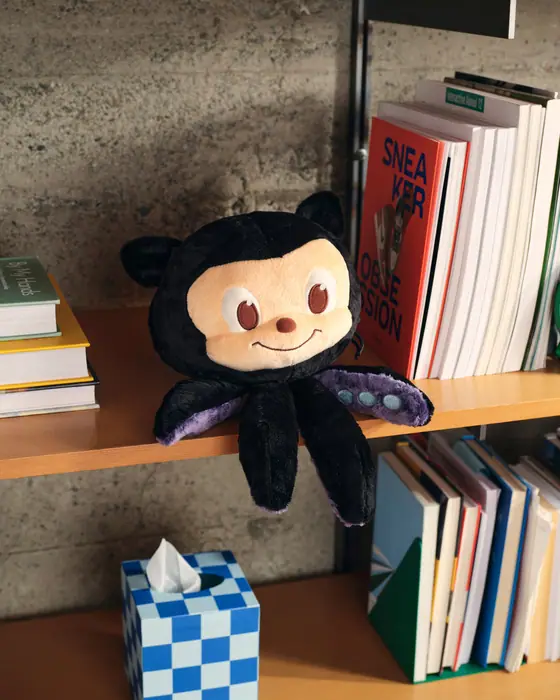 Mona (Lisa) Octocat — A bookshelf, GitHub Shop plush